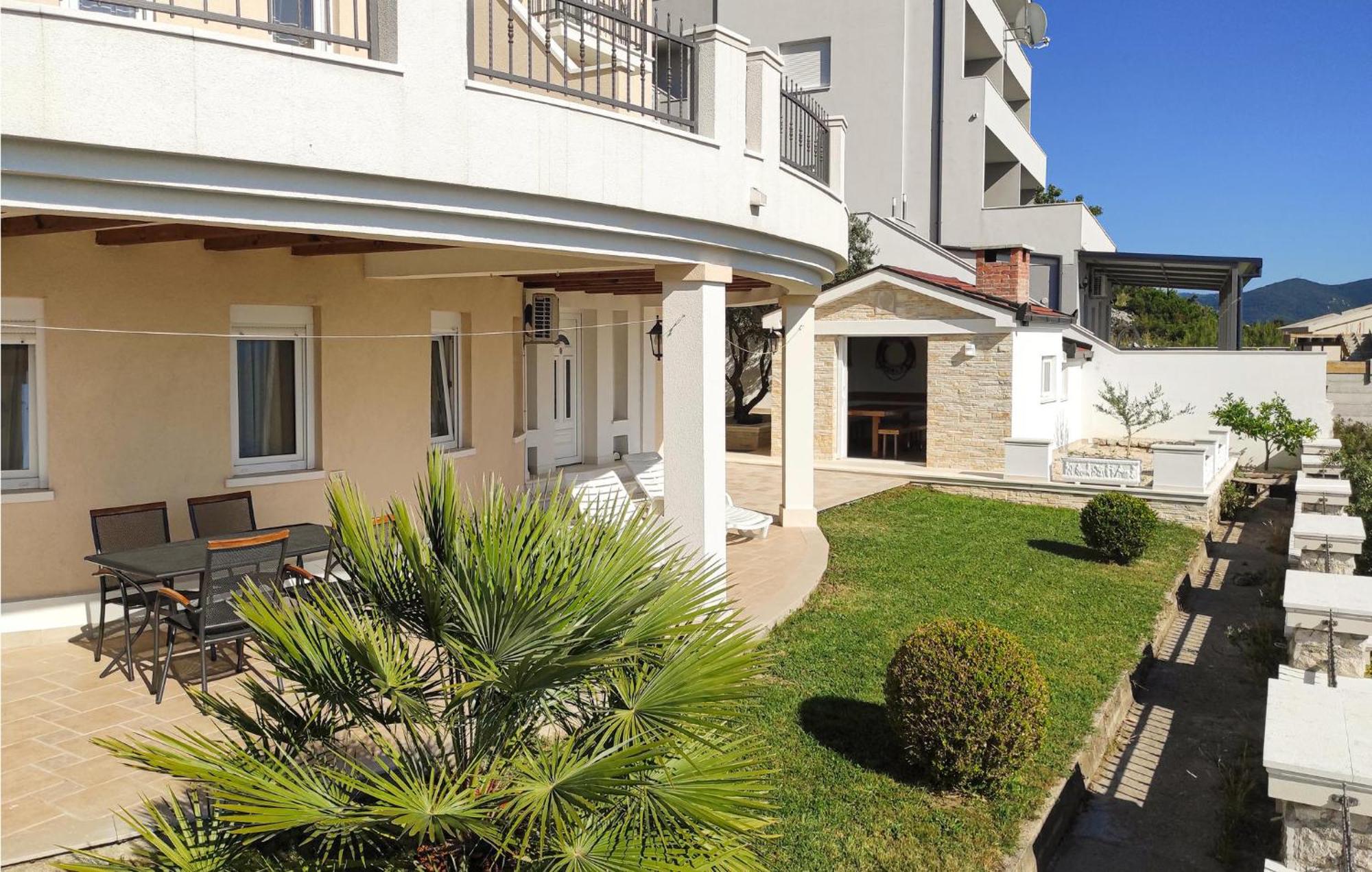 Lovely Apartment In Komarna With House Sea View Klek Exterior photo